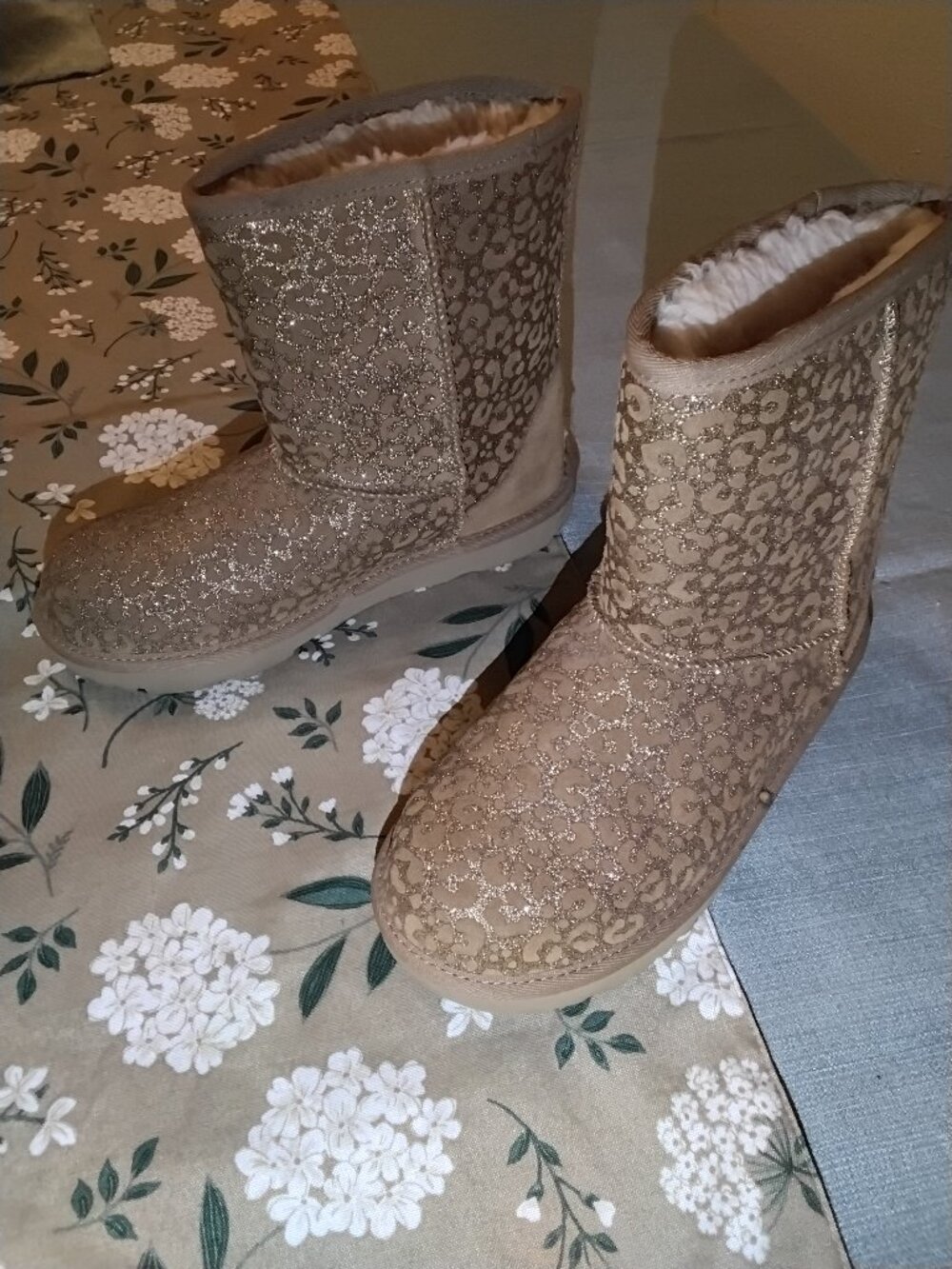 Girls Ugg boots